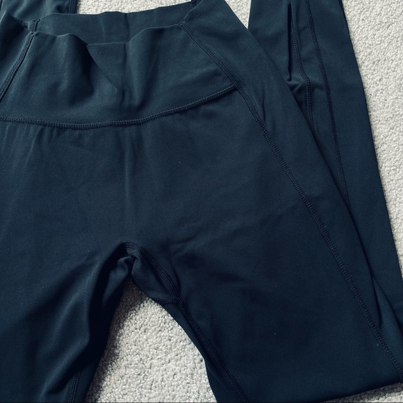 ALPHALETE PULSE KINETIC LEGGING - Picture 2 of 3